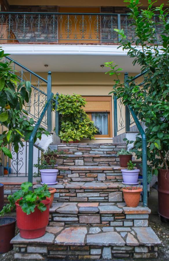 Ferienwohnung Avgi Káto Loutrákion Exterior foto