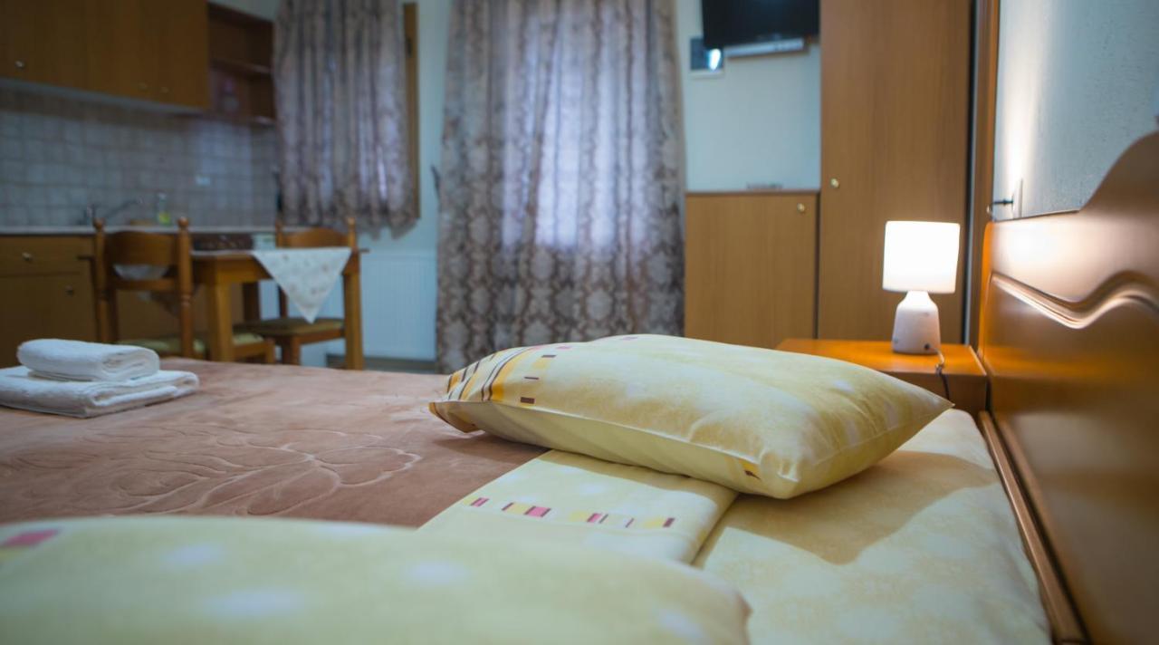 Ferienwohnung Avgi Káto Loutrákion Exterior foto